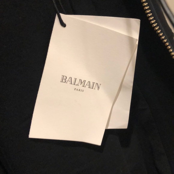 Balmain - Picture 4 of 8